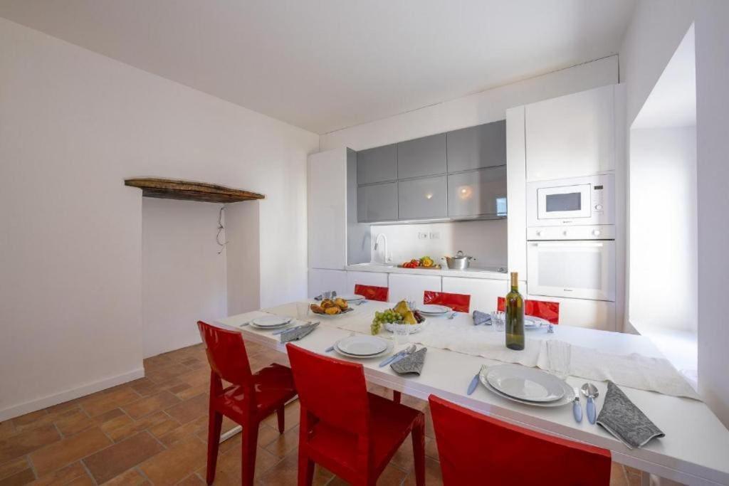 Poolside Apartment Cristina Bellano Luaran gambar