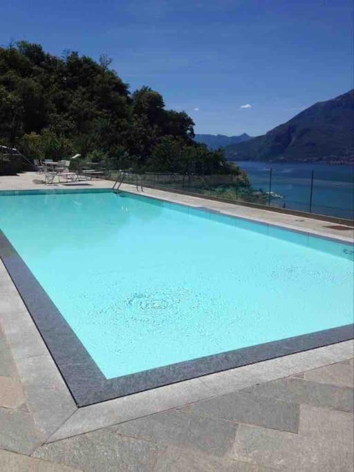 Poolside Apartment Cristina Bellano Luaran gambar