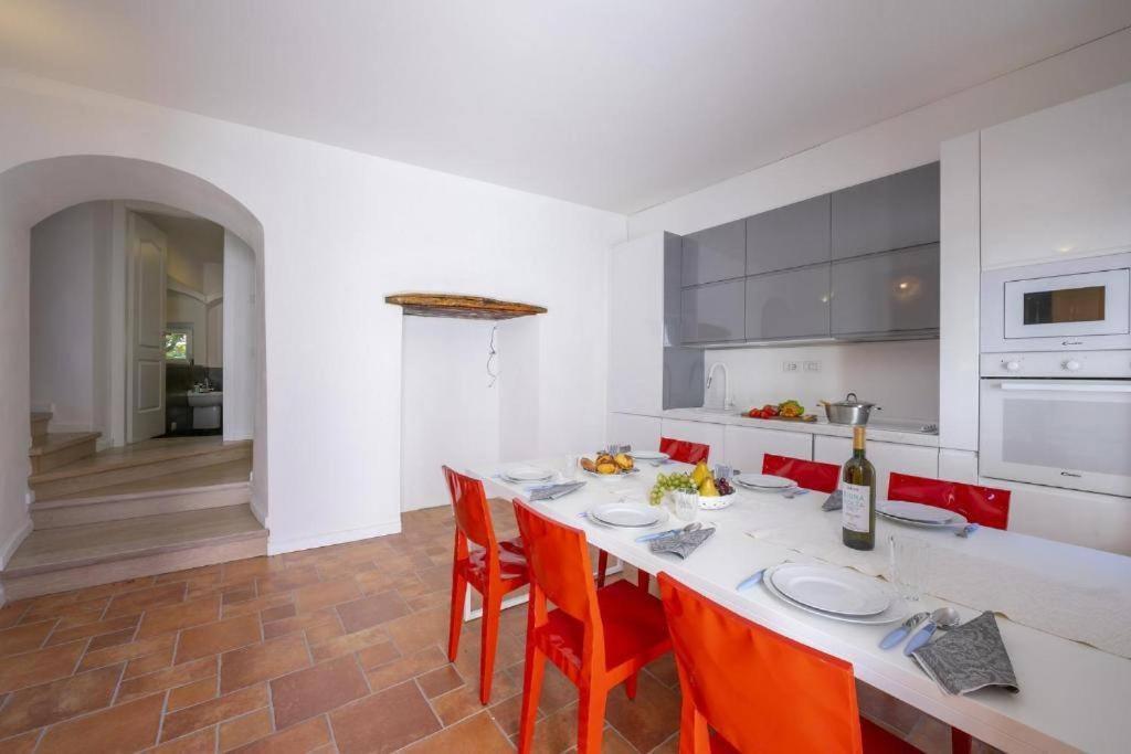 Poolside Apartment Cristina Bellano Luaran gambar